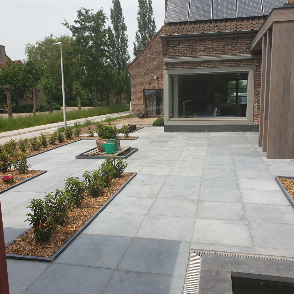 Schitterend terras met keramische terrastegels